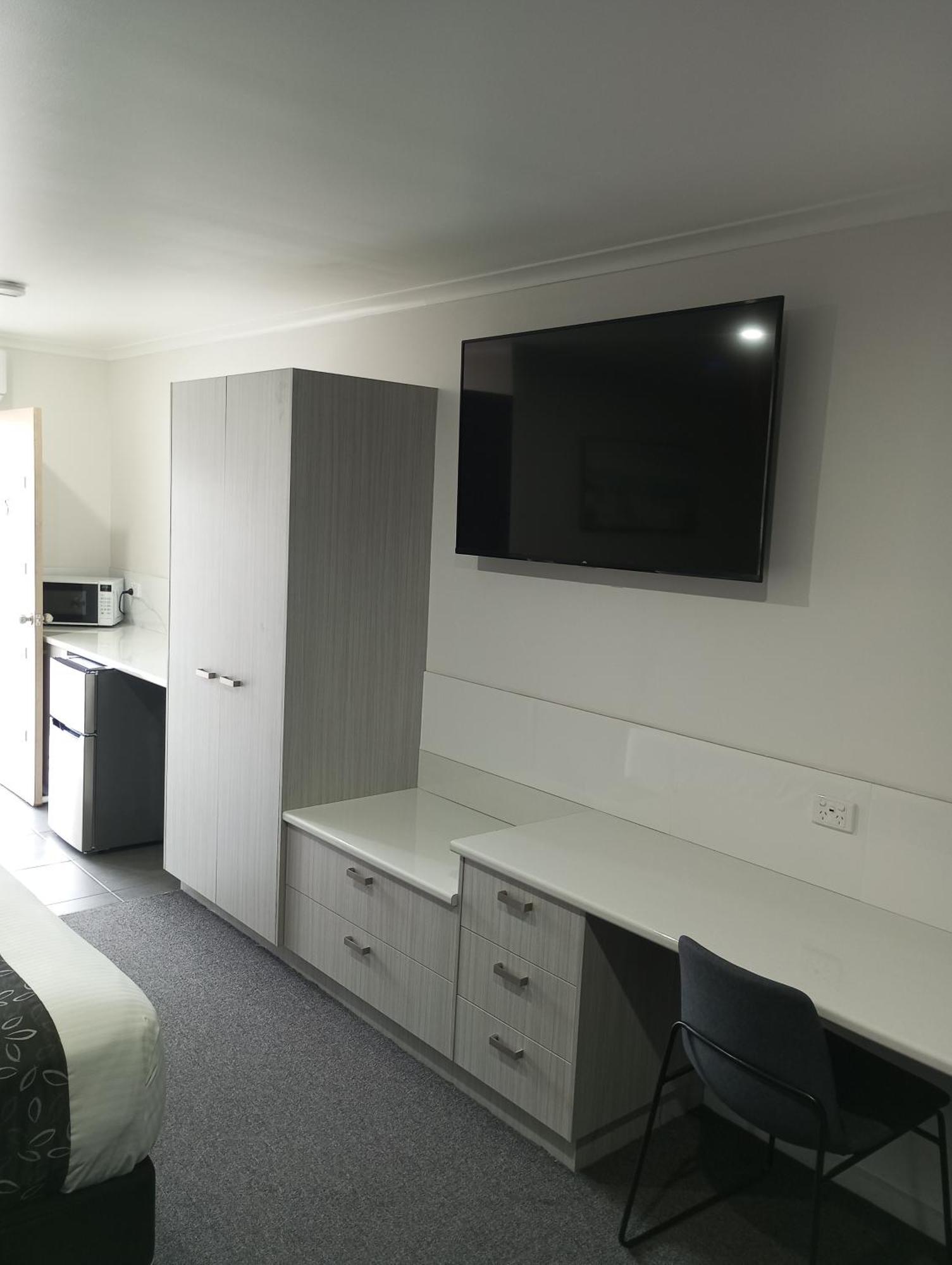 Big Valley Lakeside Paradise Motor Inn Shepparton Bagian luar foto