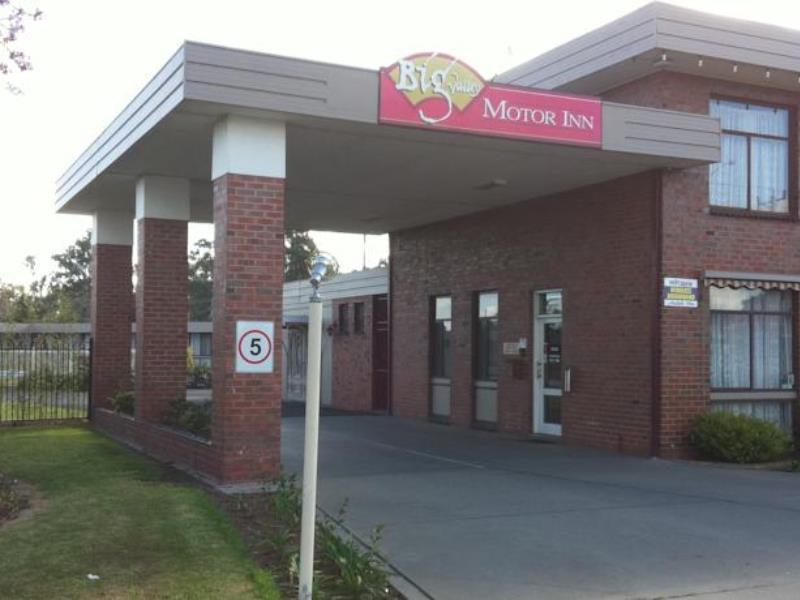 Big Valley Lakeside Paradise Motor Inn Shepparton Bagian luar foto
