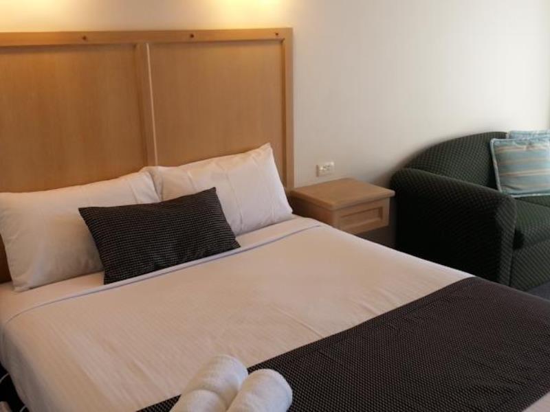 Big Valley Lakeside Paradise Motor Inn Shepparton Bagian luar foto