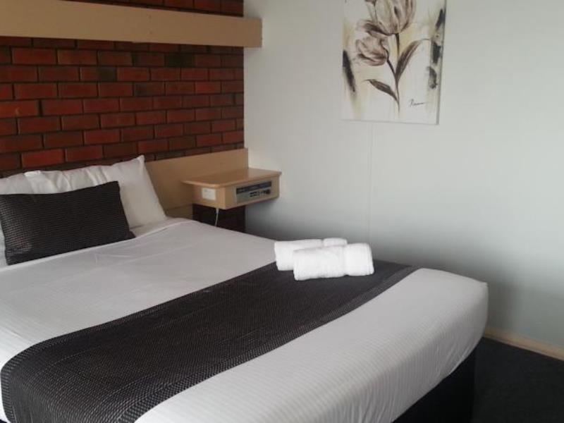 Big Valley Lakeside Paradise Motor Inn Shepparton Bagian luar foto