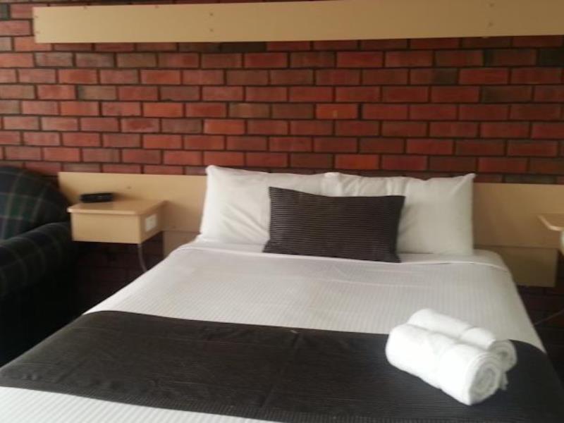 Big Valley Lakeside Paradise Motor Inn Shepparton Bagian luar foto