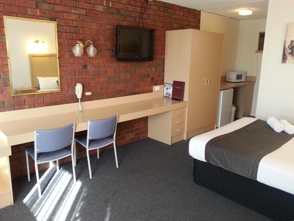 Big Valley Lakeside Paradise Motor Inn Shepparton Bagian luar foto